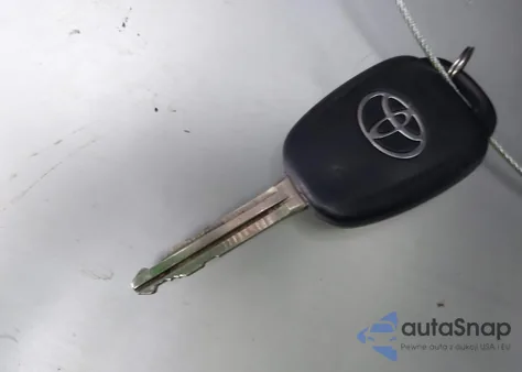 2017 Toyota Rav4 Le z USA, uszkodzony, nr VIN JTMBFREV9HJ137427